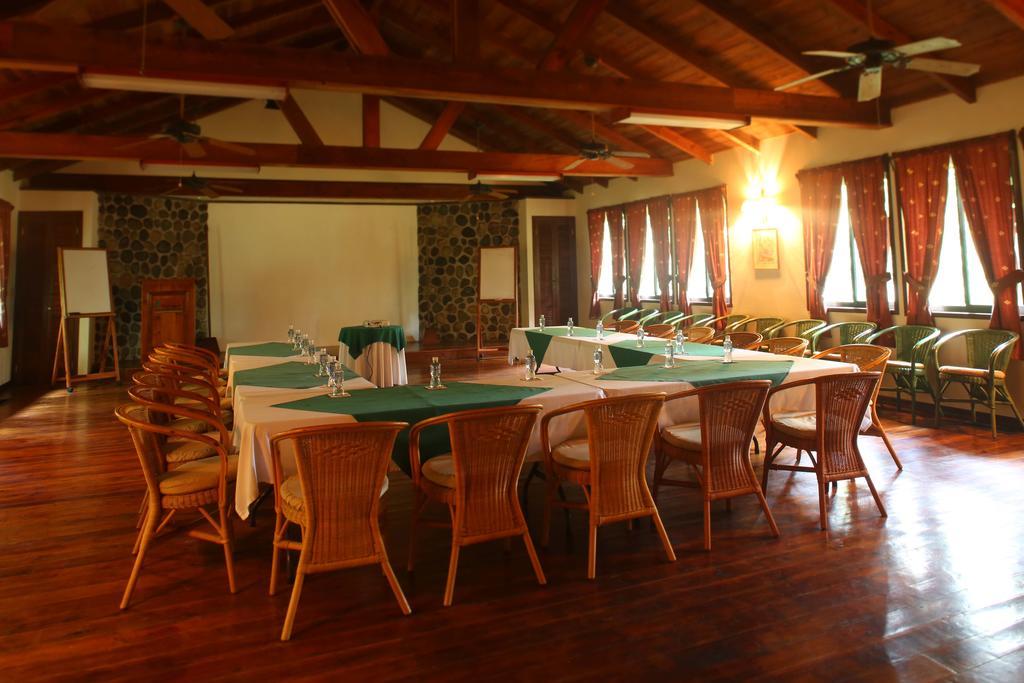 The Lodge & Spa At Pico Bonito El Pino Buitenkant foto